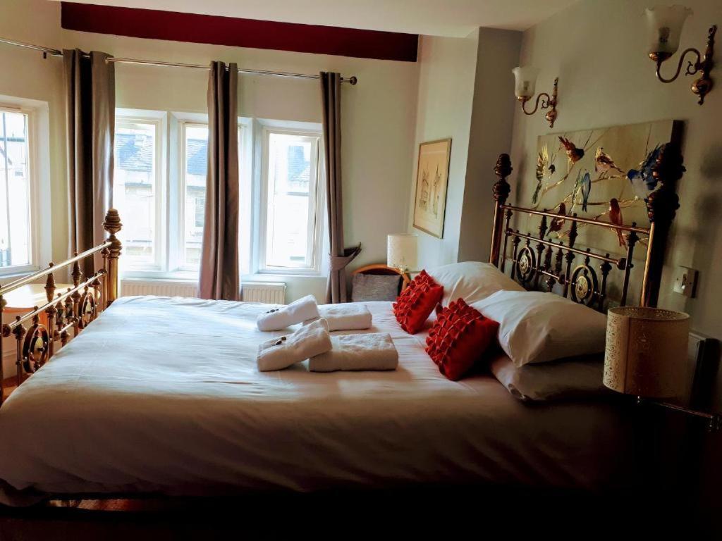 Oyo No 3 Hotel Бат Екстериор снимка